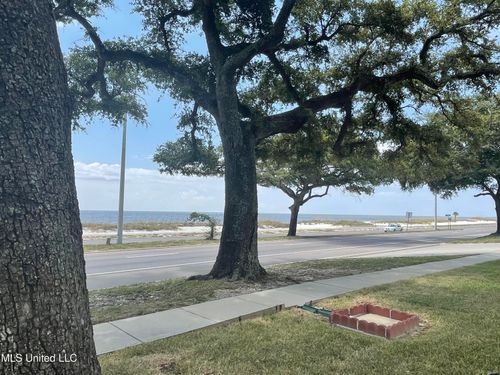 123-1282 Beach Blvd, Biloxi, MS, 39530-3658 | Card Image