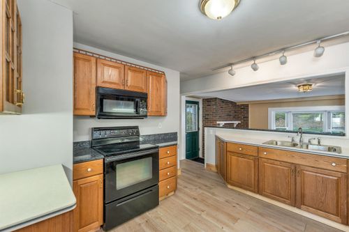 14 Estabrook Cir, West Lebanon, NH, 03784-1202 | Card Image