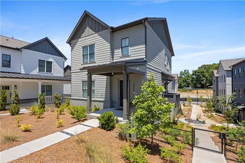 3322 Spring Haven Ave, Hapeville, GA, 30354-1577 | Card Image