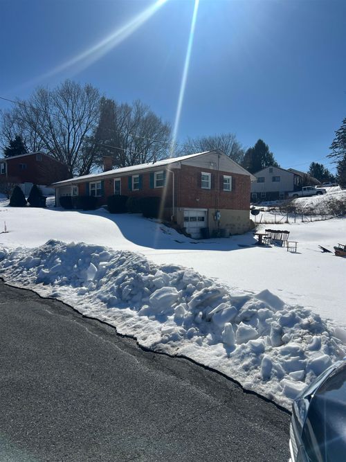310 Commodore St, STAUNTON, VA, 24401 | Card Image