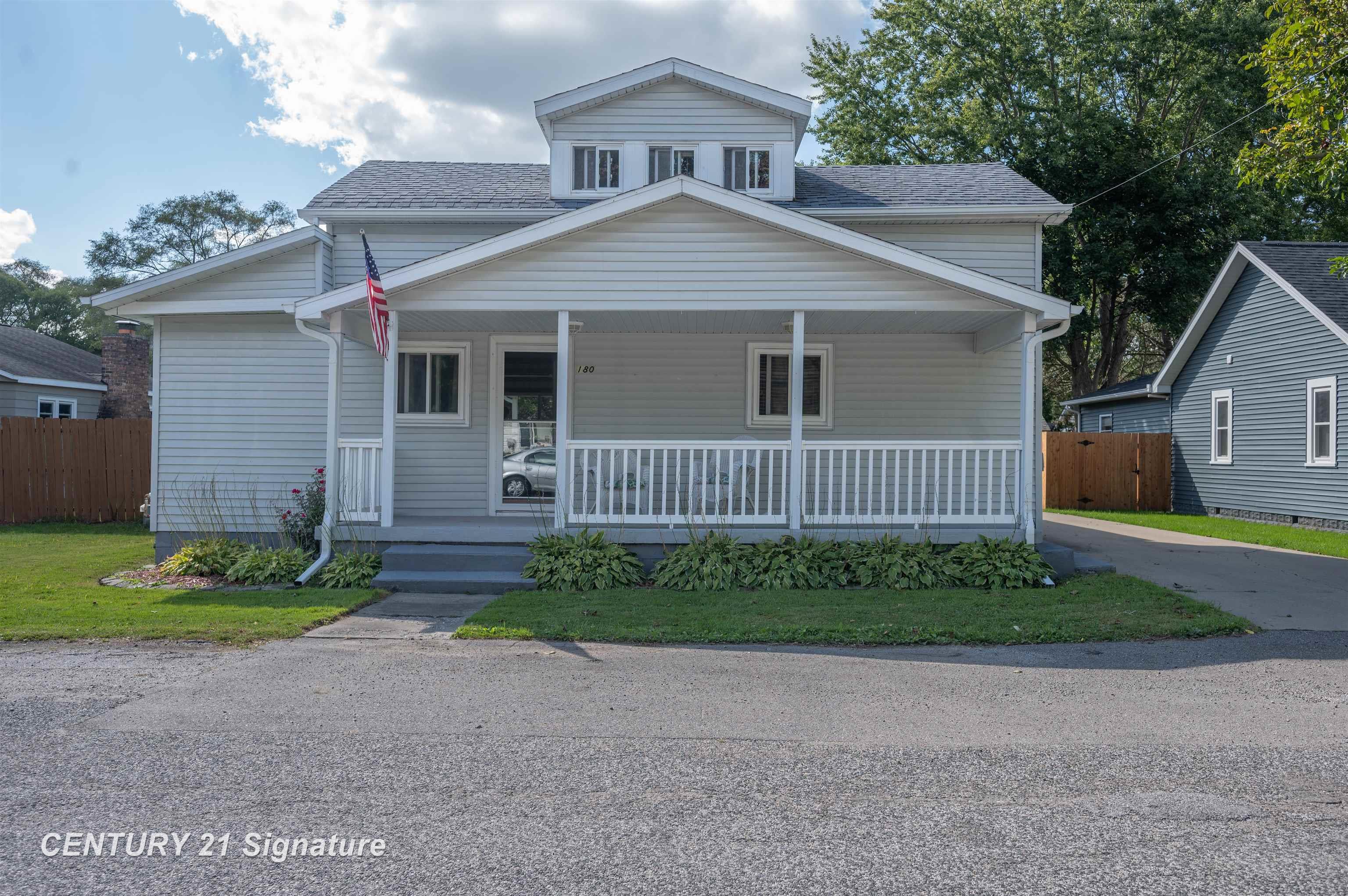 6th St, Freeland, MI 48623