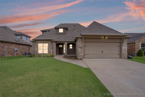 20521 E 32nd Street, Broken Arrow, OK, 74014 | Card Image