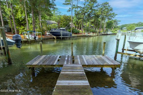 117 White Ash Dr, Pine Knoll Shores, NC, 28512-6218 | Card Image