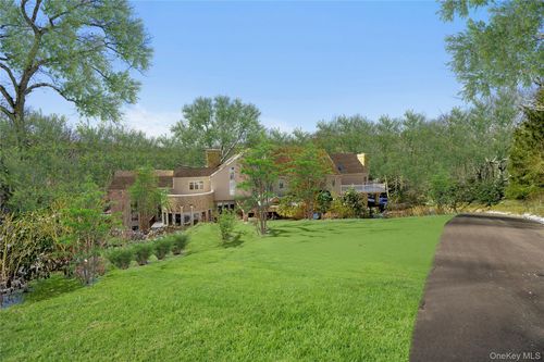 301 Oakley Ct, Mill Neck, NY, 11765-1209 | Card Image