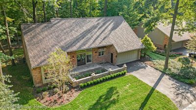 32864 Outland Trail, Home with 4 bedrooms, 4 bathrooms and null parking in Bingham Farms Vlg MI | Image 1