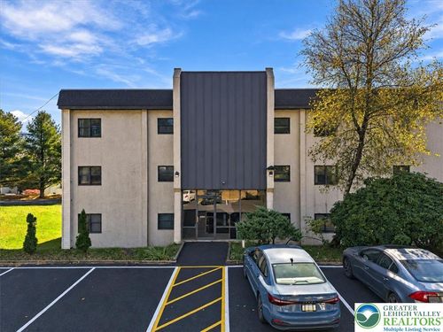 301-130 Foxfire Dr, Mount Pocono, PA, 18344-1697 | Card Image