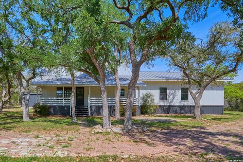 680 Aspen Rdg, Blanco, TX, 78606-4620 | Card Image