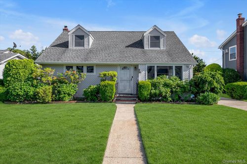 106 Campbell St, New Hyde Park, NY, 11040-1709 | Card Image