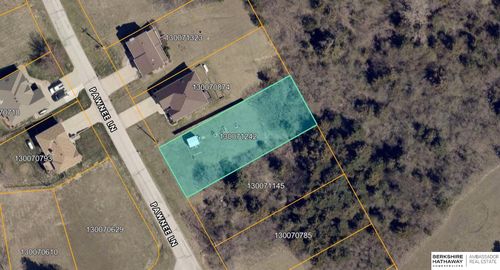 8517 Pawnee Ln, Plattsmouth, NE, 68048-8442 | Card Image