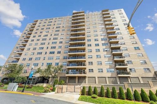 14a-7100 Blvd East, Guttenberg, NJ, 07093-4444 | Card Image