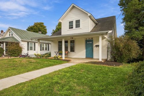 738 Highland Ave, Waynesboro, VA, 22980-6049 | Card Image