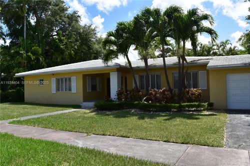 825 Cremona Ave, Coral Gables, FL, 33146-2018 | Card Image