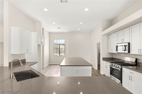 6512 N Bruce St, North Las Vegas, NV, 89086-1320 | Card Image