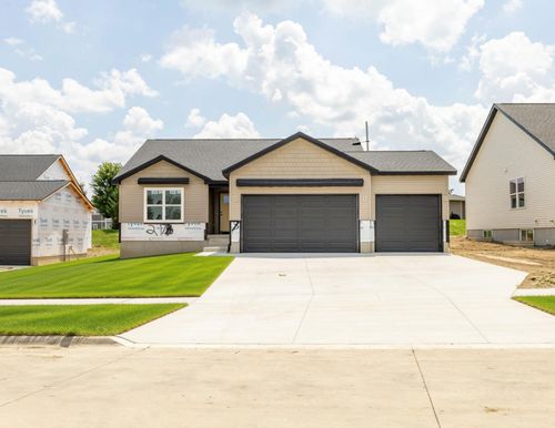 217 Riverbend Rd, Waverly, IA, 50677-4410 | Card Image