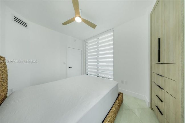 APT-2314 - 350 S Miami Ave, Condo with 2 bedrooms, 2 bathrooms and null parking in Miami FL | Image 11