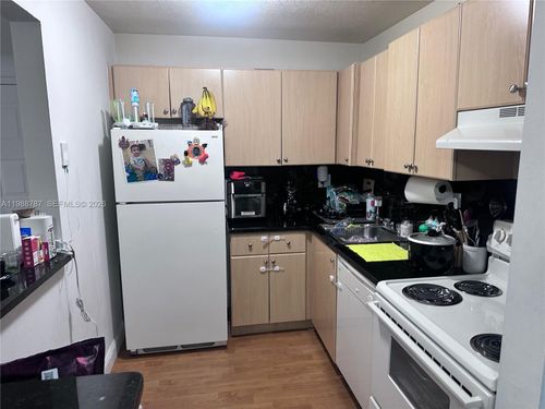 apt-206-7220 Nw 179th St, Hialeah, FL, 33015-5479 | Card Image