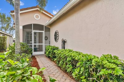 7708 Cherry Blossom Way, House other with 3 bedrooms, 2 bathrooms and null parking in Boynton Beach FL | Image 3