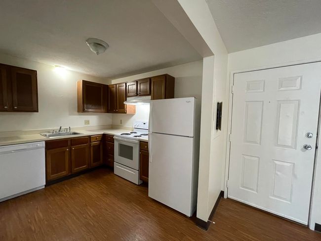 APT-22 - 11 Railroad Ave, Condo with 2 bedrooms, 1 bathrooms and null parking in Derry NH | Image 9