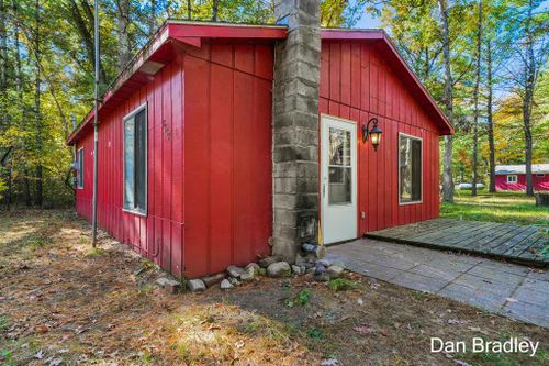 8637 Mackinaw Trail, Reynolds Twp, MI, 49329 | Card Image