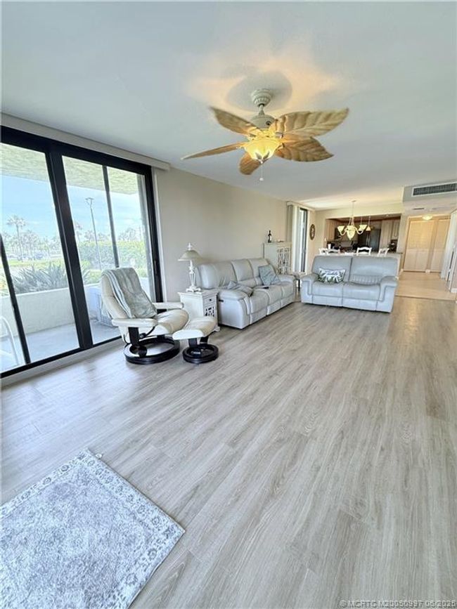 7 - 10600 S Ocean Dr, Condo with 2 bedrooms, 2 bathrooms and null parking in Jensen Beach FL | Image 12