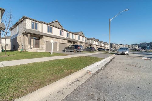 705 Chelton Rd, London, ON, N6M0J1 | Card Image
