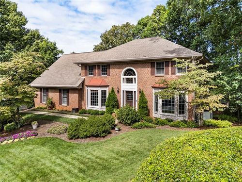 220 Penhurst Way, Roswell, GA, 30076-2468 | Card Image