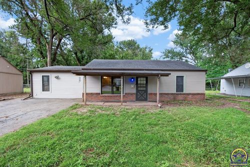 2530 Sw Hillcrest Rd, Topeka, KS, 66614-1319 | Card Image