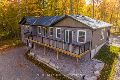 2 East St, Bethany, ON, L0A1A0 | Card Image