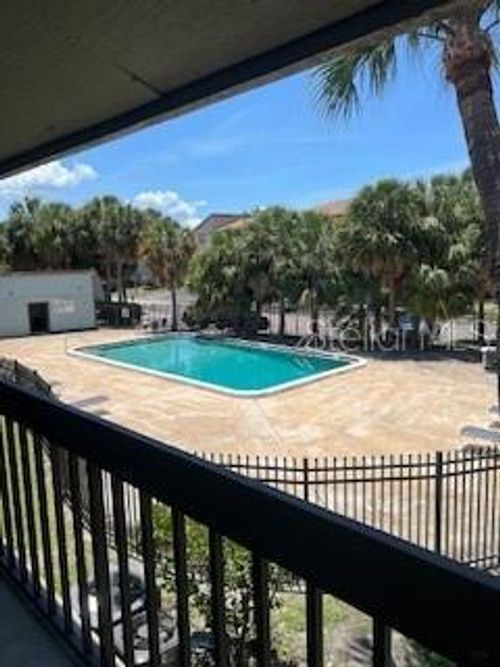 32b5-6332 Newtown Cir, Tampa, FL, 33615-3650 | Card Image