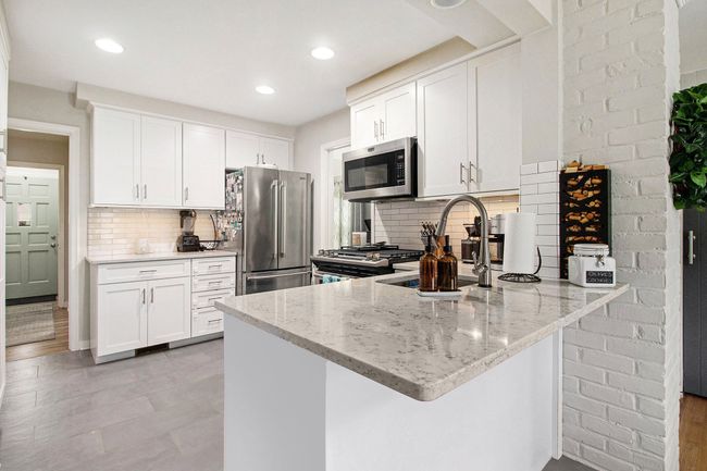 Tiel Backsplash | Image 12