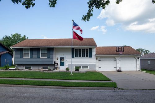 1015 Suncrest Dr, Fulton, IL, 61252-1129 | Card Image