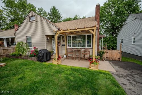 627 Elson St, East Liverpool, OH, 43920-1440 | Card Image