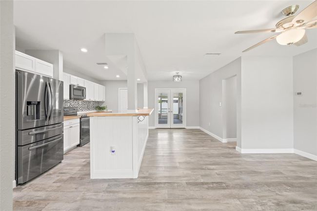 6012 Flora Ter, House other with 3 bedrooms, 2 bathrooms and null parking in APOLLO BEACH FL | Image 5