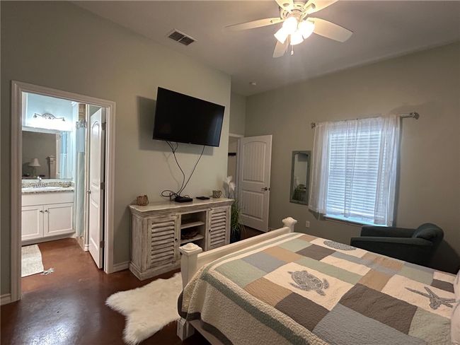 UNIT-211 - 2212 State Highway 361, Townhouse with 4 bedrooms, 4 bathrooms and null parking in Port Aransas TX | Image 14