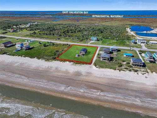 981 Dolly St, Gilchrist, TX, 77617 | Card Image