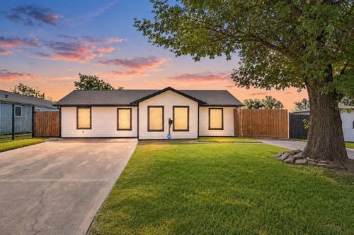 1206 Layton St, Baytown, TX, 77520-7113 | Card Image