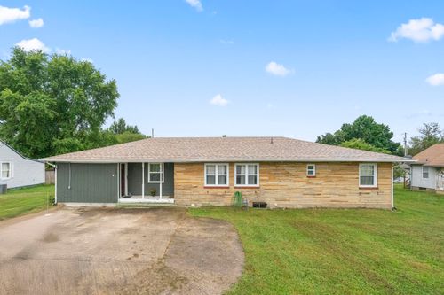 708 West St, Stockton, MO, 65785-7555 | Card Image