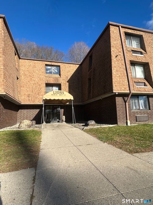 b13-126 Triangle St, Danbury, CT, 06810-2909 | Card Image