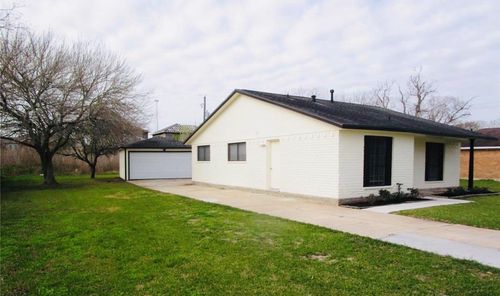 1109 N Avenue N, Freeport, TX, 77541-4034 | Card Image