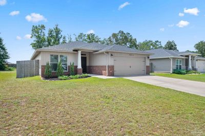 4411 Thistle Pine Ct, House other with 3 bedrooms, 2 bathrooms and 2 parking in Pace FL | Image 2