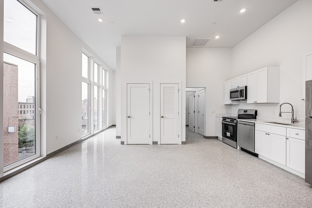 Residential Lease in Lowell