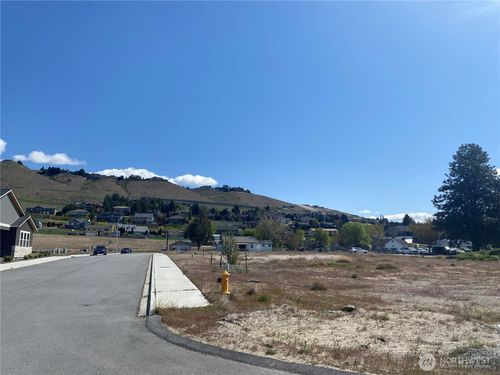 134 Harold St Ne, East Wenatchee, WA, 98802-6108 | Card Image