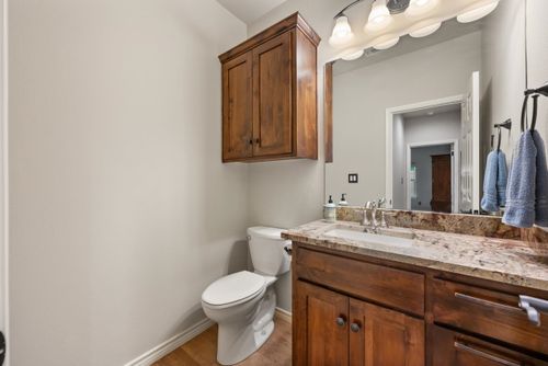 105 Broadmoor St, Meadowlakes, TX, 78654-6601 | Card Image