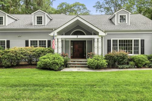 7 Purdy Ct, Briarcliff Manor, NY, 10510-2129 | Card Image