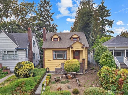 6063 6th Ave Ne, Seattle, WA, 98115-6519 | Card Image