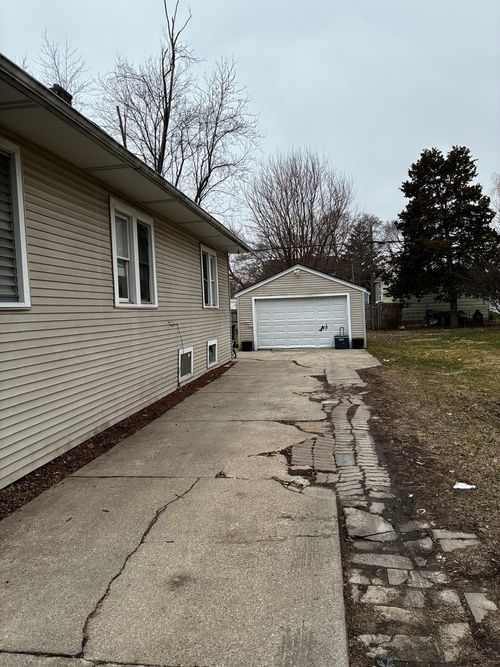 741 Hinman St, Aurora, IL, 60505-5303 | Card Image
