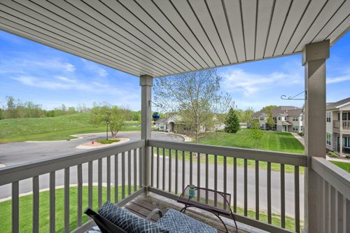 N17W26495 Meadowgrass Cir, Pewaukee, WI, 53072-6697 | Card Image