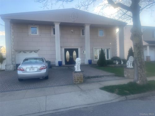 3780 Greentree Dr, Oceanside, NY, 11572-5923 | Card Image
