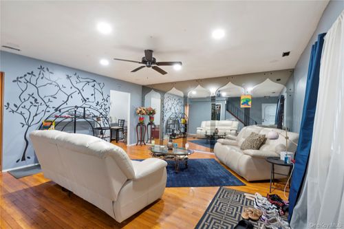 13512 223rd St, Laurelton, NY, 11413-2340 | Card Image