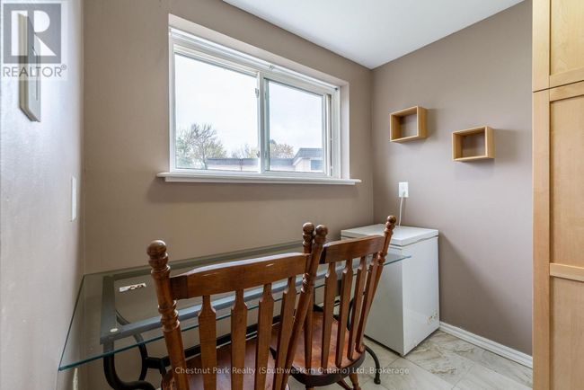 7 - 37 Conroy Cres, Condo with 2 bedrooms, 1 bathrooms and 1 parking in Guelph ON | Image 14